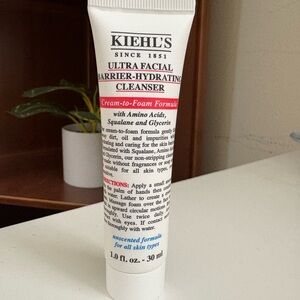 Kiehl's Ultra Facial Barrier Hydration Cleanser